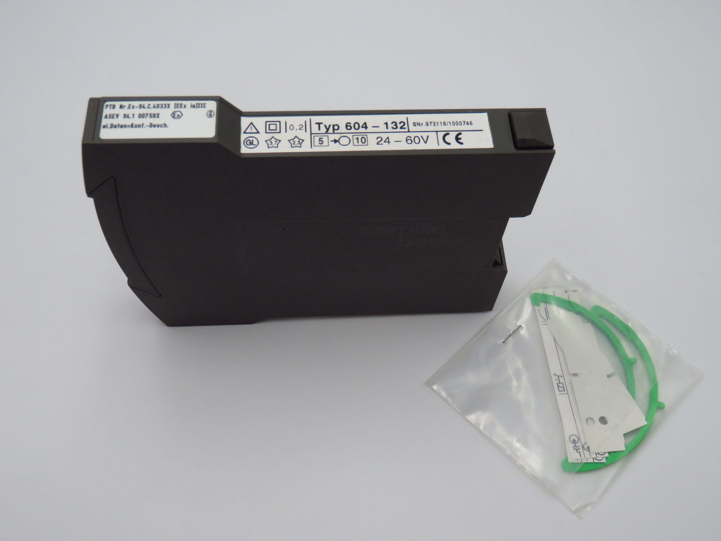 CAMILLE BAUER  Sineax V604- 1320